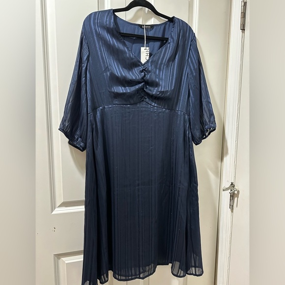 BloomChic Plus Size 2XL Textured Chiffon Mesh Patchwork Ruched Dress us18-20 - Picture 7 of 8